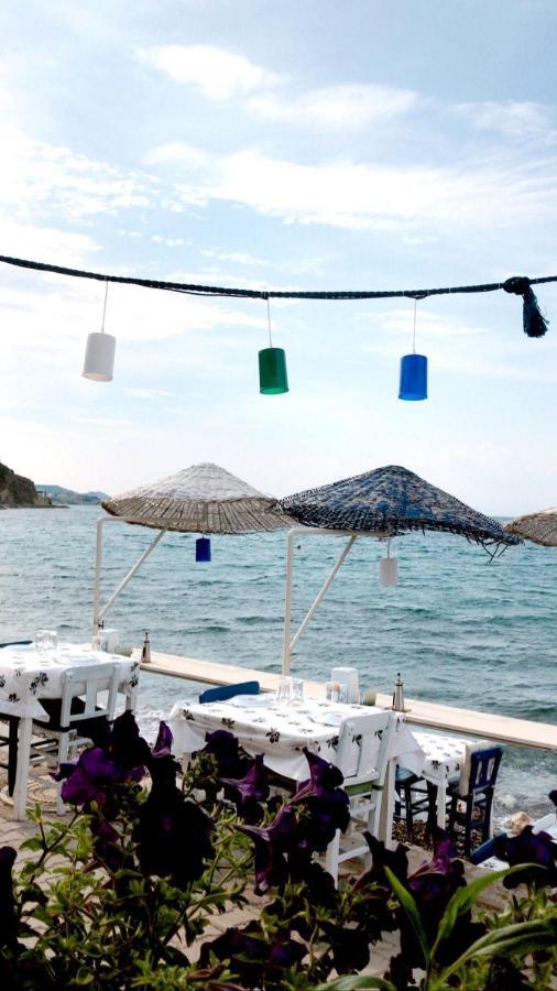 Giritli Rum Meyhanesi & Butik Otel Karaburun  Exterior foto