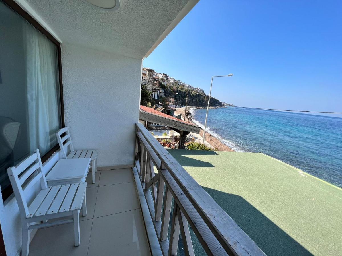Giritli Rum Meyhanesi & Butik Otel Karaburun  Exterior foto