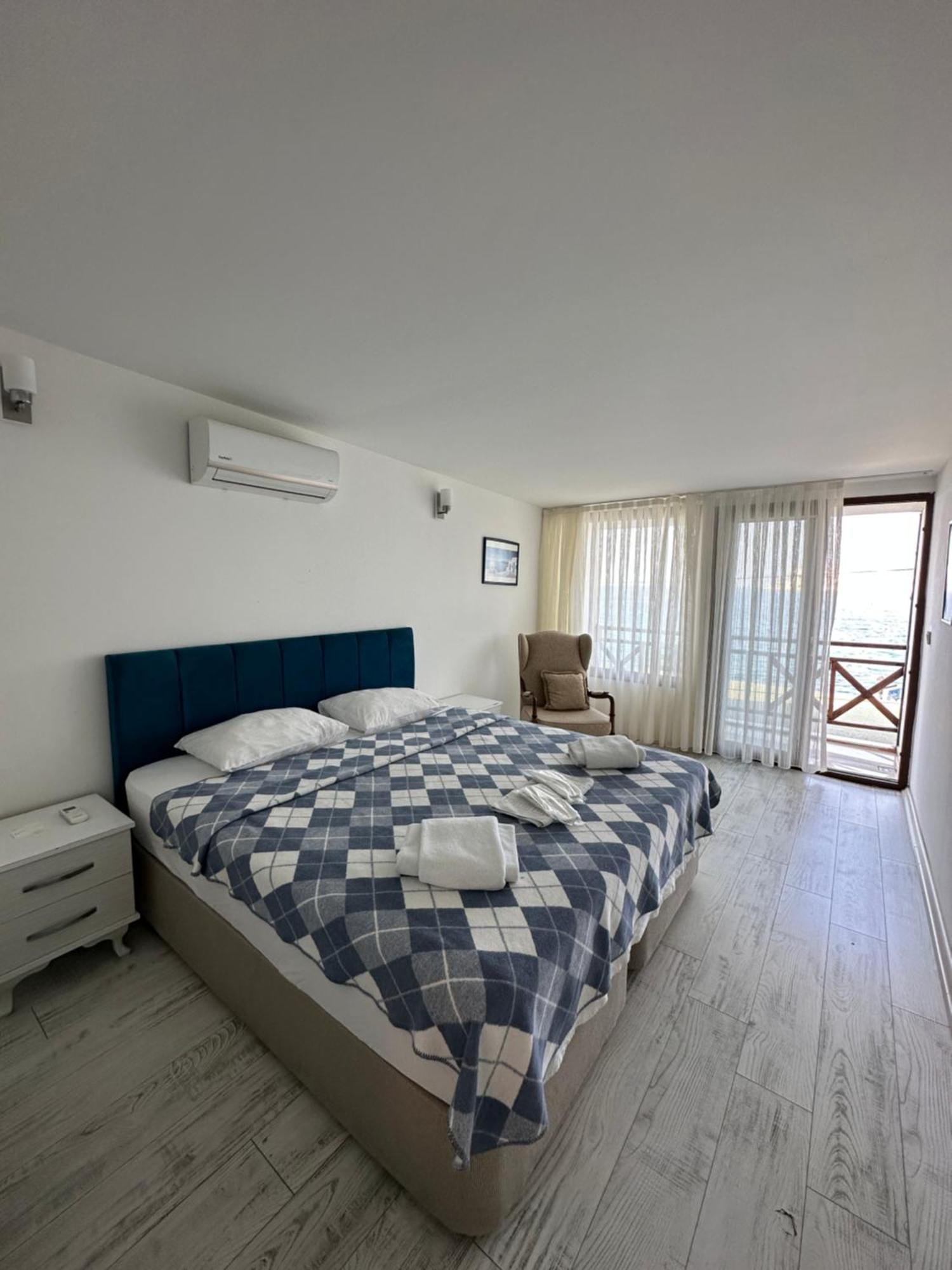 Giritli Rum Meyhanesi & Butik Otel Karaburun  Exterior foto